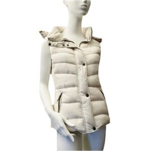 YMI NWOT Winter Puffer Vest With Faux Fur Trimmed Hood LG